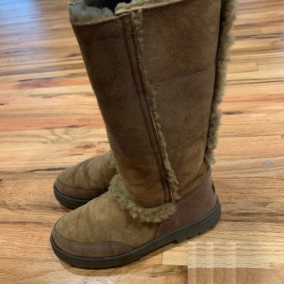 UGG AUSTRALIA RUBBER SOLE TALL WINTER BOOTS SZ 7 - Picture 5 of 9